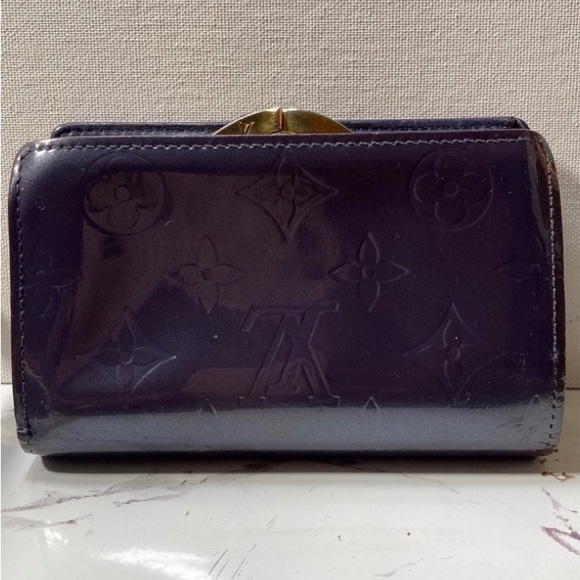 Authentic Louis Vuitton Vernis French Kisslock Wallet - Picture 5 of 14